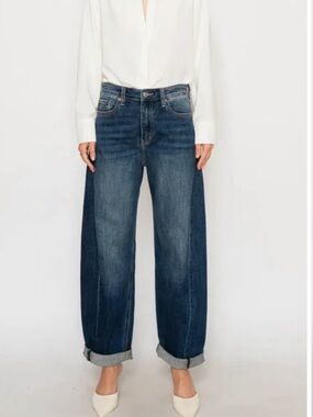 Artemis Design Co. Two-Tone Blue barrel Jeans